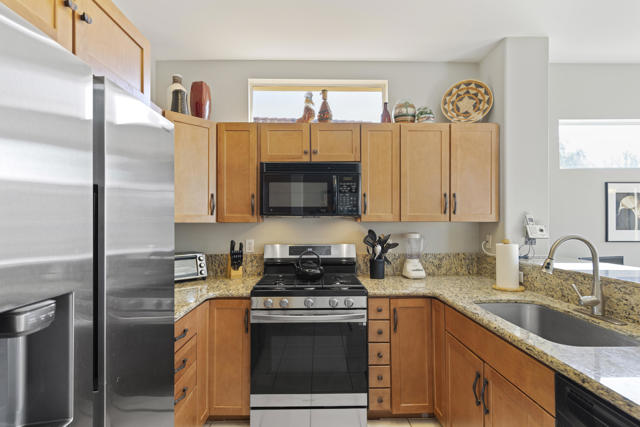 78813 Iron Bark Drive, Palm Desert CA: https://media.crmls.org/mediaz/ae2d3fbd-8935-4fac-80d0-9a94c1010ef8.jpg