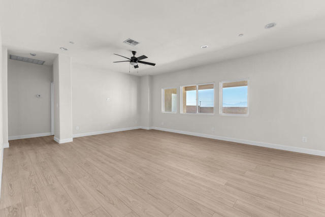 Image 15 of 49 For 65361 Avenida Dorado