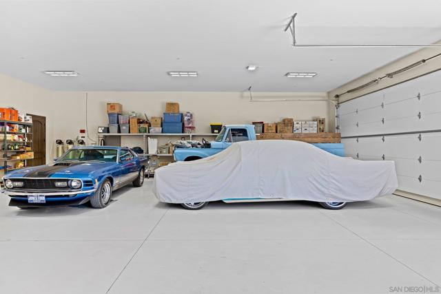 19553 Hidden Glen Road, Alpine CA: https://media.crmls.org/mediaz/ae2e5eee-ecdb-4fa9-9bcb-b5f83feb0f05.jpg