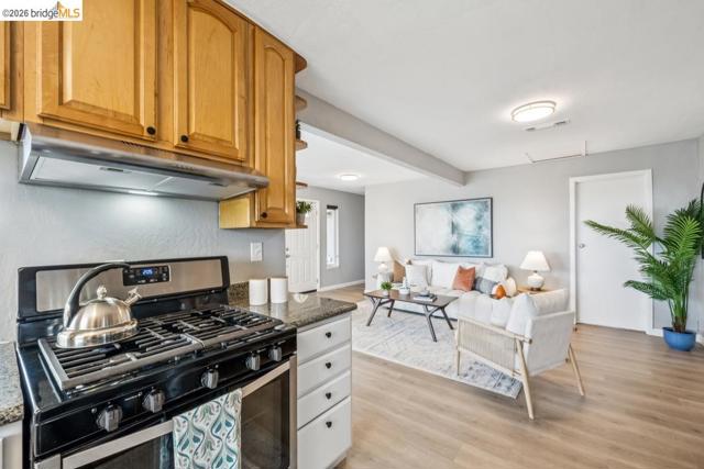 Image 8 of 37 For 1516 Merced St