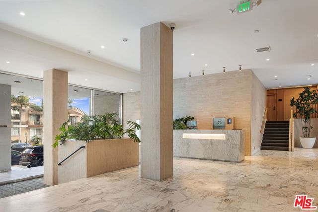 999 N Doheny Drive, West Hollywood CA: https://media.crmls.org/mediaz/ae2e9f92-94e3-4221-9a04-23fda942e4d1.jpg