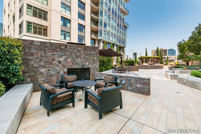 645 Front St, San Diego, California 92101, 2 Bedrooms Bedrooms, ,2 BathroomsBathrooms,Condominium,For Sale,Front St,250020053SD