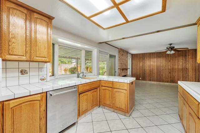 1615 Corte De Callas, San Jose CA: https://media.crmls.org/mediaz/ae2eeee8-b98b-426c-a1da-6eb0211b5c06.jpg