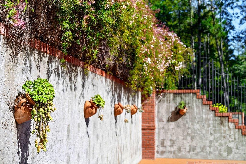https://media.crmls.org/mediaz/ae2f0367-139a-4138-9f40-3323a33244dd.jpg?preset=X-Large