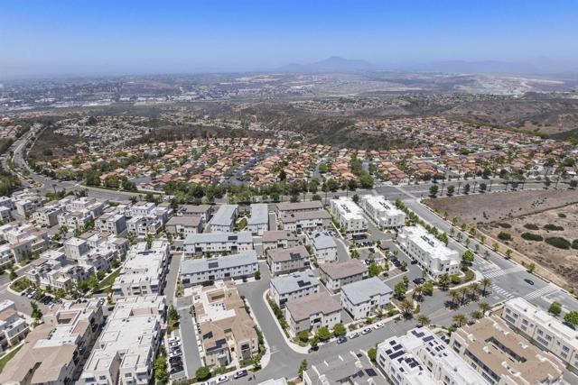 5506 Sandcliff Ln, San Diego CA: https://media.crmls.org/mediaz/ae30300b-1e91-4924-b155-b8805775ee71.jpg