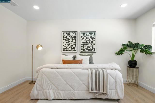 5182 La Corte Bonita, Concord CA: https://media.crmls.org/mediaz/ae30328b-f4df-4ead-abdc-bf7dd3311647.jpg