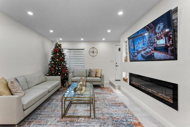 Detail Gallery Image 7 of 30 For 929 Amistad Ct #C,  El Cajon,  CA 92019 - 2 Beds | 1/1 Baths