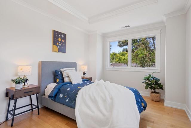 20460 Williams Avenue, Saratoga CA: https://media.crmls.org/mediaz/ae31058b-8c7b-4b10-ae75-899b8247bf10.jpg