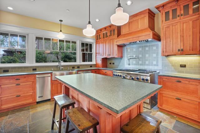 385 Miramar Drive, Half Moon Bay CA: https://media.crmls.org/mediaz/ae31b8bf-b532-4a82-9804-36472d272a60.jpg