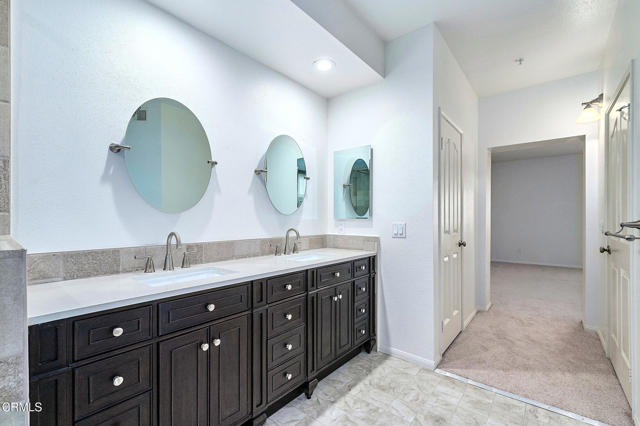 4229 Harbour Island Lane, Oxnard CA: https://media.crmls.org/mediaz/ae323c96-6188-427b-b260-0eac2aa8dcbe.jpg