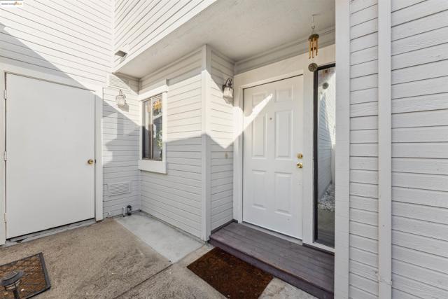 3732 Northridge Dr, Richmond CA: https://media.crmls.org/mediaz/ae339834-184c-47f9-86fd-b2047a2ef321.jpg