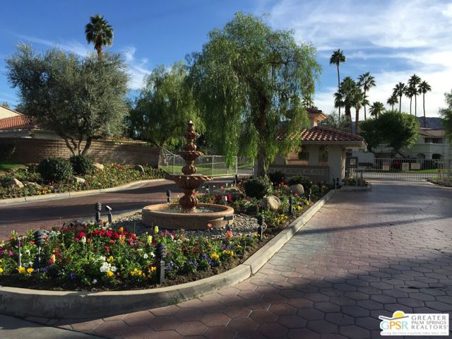 2701 E Mesquite Ave Unit EE165 Avenue, Palm Springs CA: https://media.crmls.org/mediaz/ae34235a-7e46-4202-b713-0ec420184702.jpg