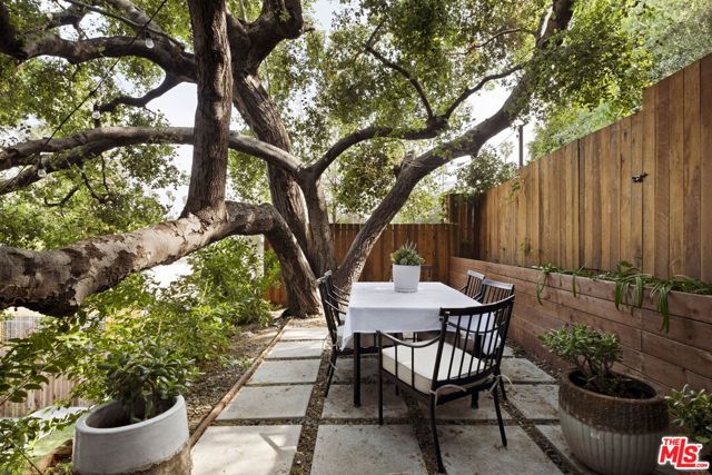 1140 N Coronado Street, Los Angeles CA: https://media.crmls.org/mediaz/ae342924-9927-4b63-9e8c-18464932346f.jpg