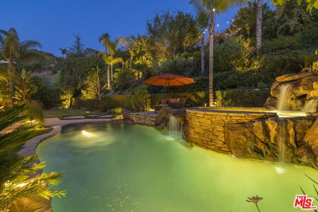 3432 Daniella Court, Calabasas CA: https://media.crmls.org/mediaz/ae3557ce-2d0d-4234-9cde-e8db22c0eec7.jpg