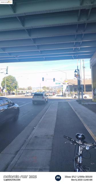 3532 San Leandro St, Oakland CA: https://media.crmls.org/mediaz/ae35bdf1-f8c6-48a2-a189-0237447a2803.jpg