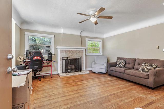 1179 San Benito Street, Hollister CA: https://media.crmls.org/mediaz/ae364e16-2115-44e7-9519-20da77eee3ce.jpg