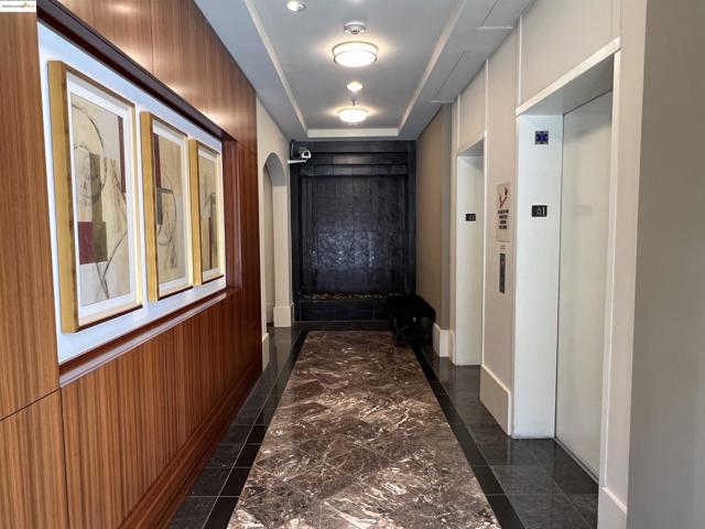 989 Franklin St, Oakland CA: https://media.crmls.org/mediaz/ae367a19-94bb-4c4b-b58a-c22556fa827e.jpg