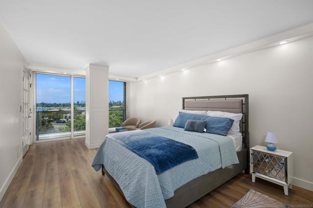 1820 Avenida del Mundo, Coronado CA: https://media.crmls.org/mediaz/ae36de90-5843-4479-abaf-d1d2331943ee.jpg