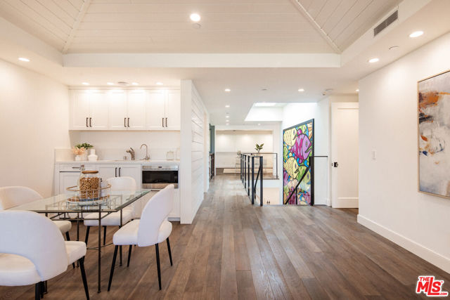 934 1st Street, Manhattan Beach CA: https://media.crmls.org/mediaz/ae371605-d517-49d4-9d80-acfada9e35d3.jpg