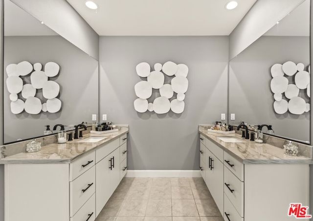 11767 Toyon Drive, Chatsworth CA: https://media.crmls.org/mediaz/ae373706-70e1-4f3b-80e1-a4d4231ff84a.jpg