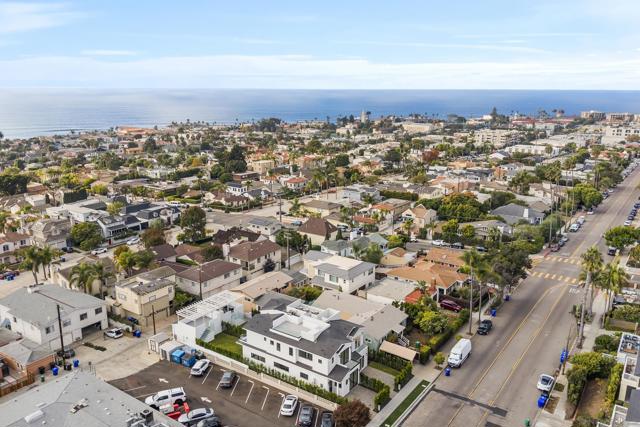 7216 FAY AVE, La Jolla CA: https://media.crmls.org/mediaz/ae381a76-4e8c-40fe-bc3f-90e3783581b7.jpg