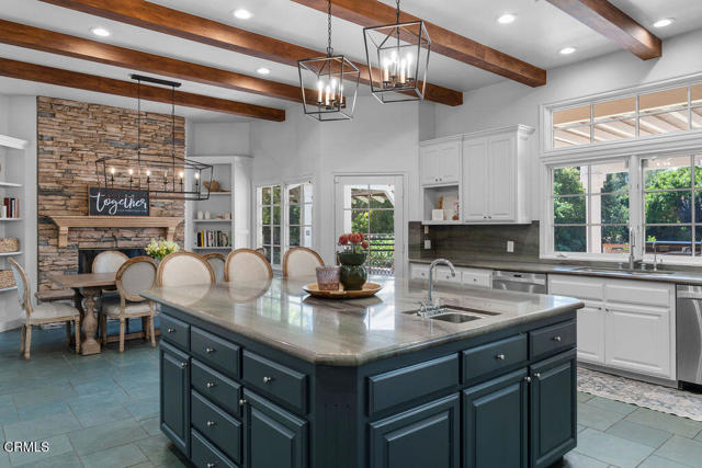Detail Gallery Image 4 of 48 For 2017 Freeborn Way, Camarillo,  CA 93012 - 6 Beds | 6/1 Baths