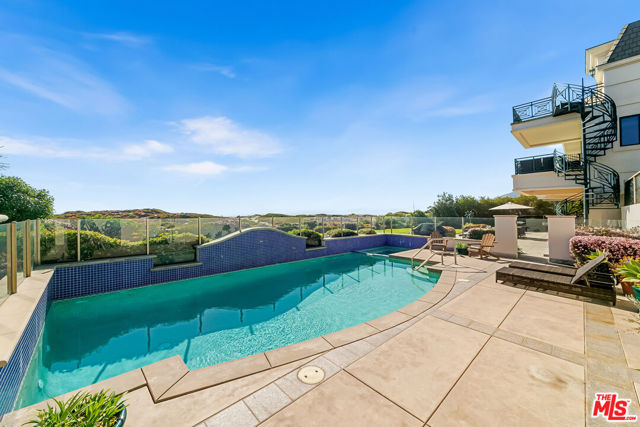 0 Broad Beach Road, Malibu CA: https://media.crmls.org/mediaz/ae383839-7476-4996-93e5-385b36131e6c.jpg