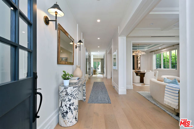 416 21st Place, Santa Monica CA: https://media.crmls.org/mediaz/ae3859e8-449b-43a6-82ce-11817ec12cf4.jpg