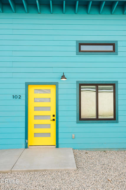 Detail Gallery Image 2 of 18 For 187 W Park Row Ave #102,  Ventura,  CA 93001 - 2 Beds | 1 Baths