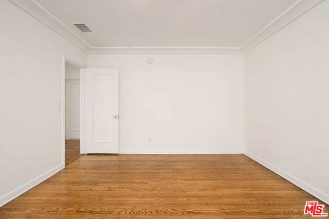 135 N Orange Drive, Los Angeles CA: https://media.crmls.org/mediaz/ae3986f2-2e0d-46d5-b4ff-5f44ec190678.jpg