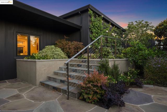 7 Requa Place, Piedmont CA: https://media.crmls.org/mediaz/ae39cec9-97f4-48c2-bd52-5acc885185d6.jpg