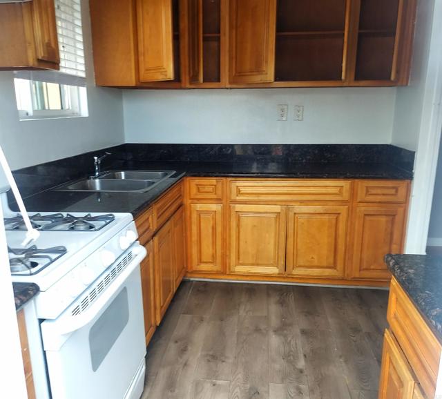 6736 40 Kelly Street, San Diego CA: https://media.crmls.org/mediaz/ae3a66b3-fdb8-4dbc-a7dc-f6040f8bb683.jpg