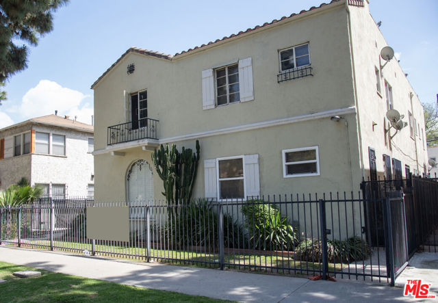 4264 Leimert Boulevard, Los Angeles CA: https://media.crmls.org/mediaz/ae3a69a1-d585-4c80-911f-caa0aea59d25.jpg