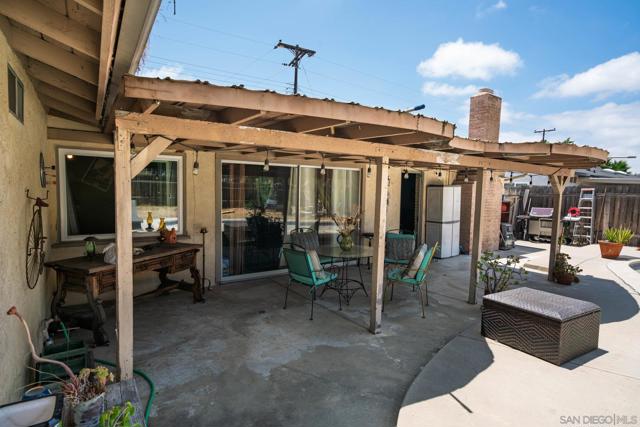 9530 Galston Drive, Santee CA: https://media.crmls.org/mediaz/ae3b923e-baf5-4f94-80ce-b3d26128bcac.jpg