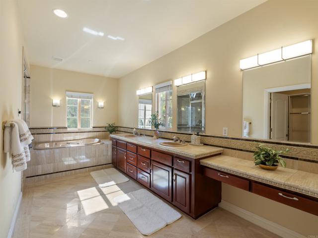 2535 San Clemente Avenue, Vista CA: https://media.crmls.org/mediaz/ae3bb0c1-e0a3-4e41-90e6-480d20c9f5dd.jpg