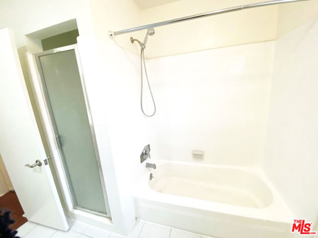 4171 W 4th Street, Los Angeles CA: https://media.crmls.org/mediaz/ae3bd698-149c-4499-8236-4e718100bccf.jpg