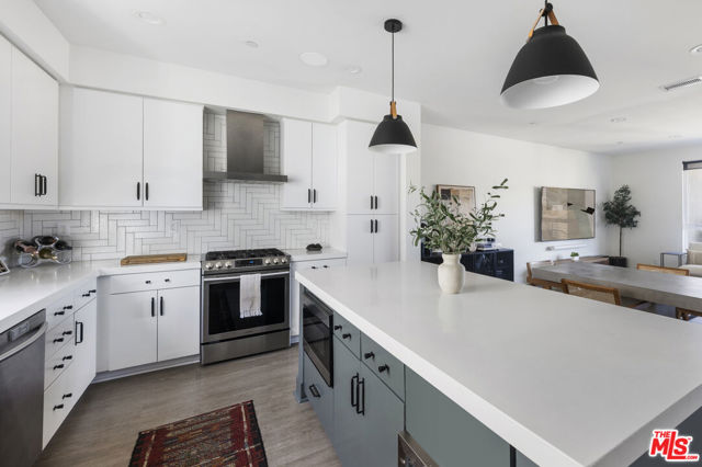 1417 N Lincoln Lane, Los Angeles CA: https://media.crmls.org/mediaz/ae3cab7c-5ba6-49f7-9134-df007f965f73.jpg