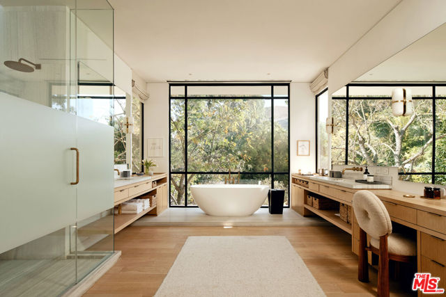 9509 Heather Road, Beverly Hills CA: https://media.crmls.org/mediaz/ae3d1366-23a8-4710-aea6-a8986964ade4.jpg