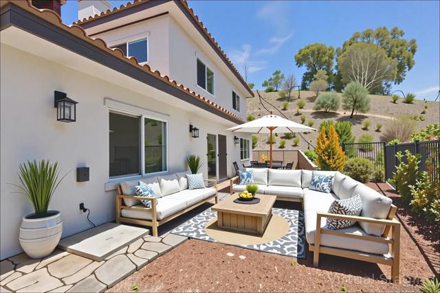 2342 CARIOCA PL, Vista CA: https://media.crmls.org/mediaz/ae3d56bc-f185-4927-b512-05227305359e.jpg