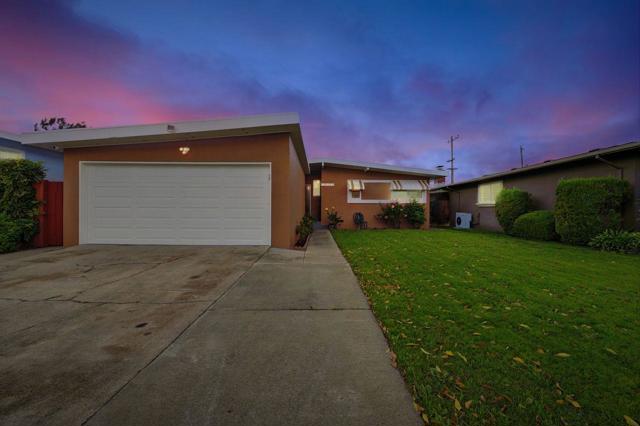 2827 Hosmer Street, San Mateo CA: https://media.crmls.org/mediaz/ae3d8d65-adba-4892-a303-a51618857fcc.jpg