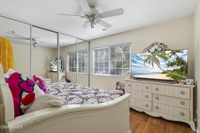 29148 Hillrise Drive, Agoura Hills CA: https://media.crmls.org/mediaz/ae3e3dd2-6dea-442c-99f0-77abf4b92f54.jpg