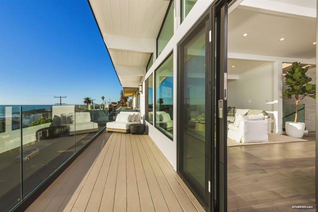 5527 Calumet Ave, La Jolla CA: https://media.crmls.org/mediaz/ae3ea448-98b7-4902-8bc9-f8445c38df68.jpg
