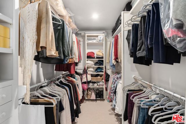 444 Loring Avenue, Los Angeles CA: https://media.crmls.org/mediaz/ae3f254e-1e5c-4546-88d3-34bb5e8c1ee3.jpg