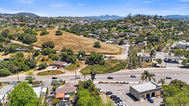 Detail Gallery Image 6 of 17 For 246 Robelini Dr, Vista,  CA 92083 - – Beds | – Baths