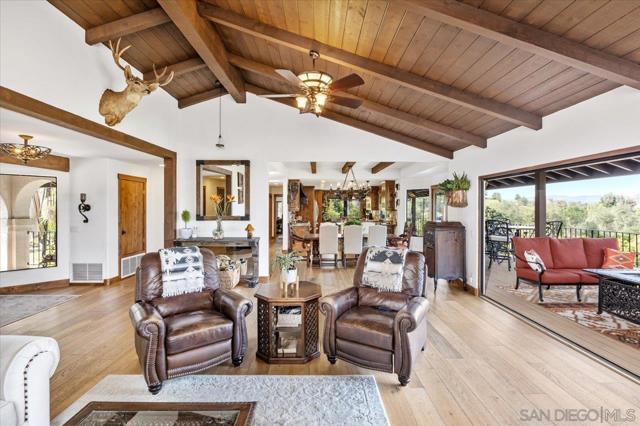 1379 Sunny Heights Road, Fallbrook CA: https://media.crmls.org/mediaz/ae4064ef-441d-422b-8fa0-1676c0be6bdb.jpg