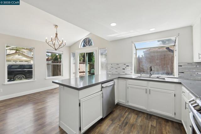 4464 Pampas Cir, Antioch CA: https://media.crmls.org/mediaz/ae40b824-2885-4384-856f-73c5446189ba.jpg