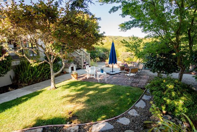 4732 Mira Vista Drive, Castro Valley CA: https://media.crmls.org/mediaz/ae412e01-1d69-4994-974c-d3dae1107114.jpg
