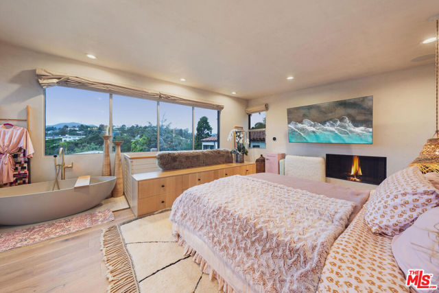 295 Mabery Road, Santa Monica CA: https://media.crmls.org/mediaz/ae413cc2-9b11-4a6e-915c-f3f992547499.jpg