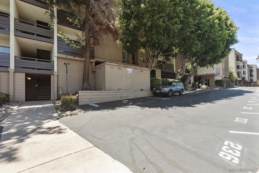 1615 Hotel Circle - photo 14
