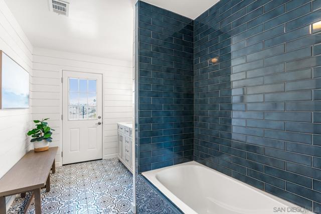 4141 Palomar Drive, Fallbrook CA: https://media.crmls.org/mediaz/ae43fafa-cd7e-44db-a25f-d745f2f3d6f7.jpg